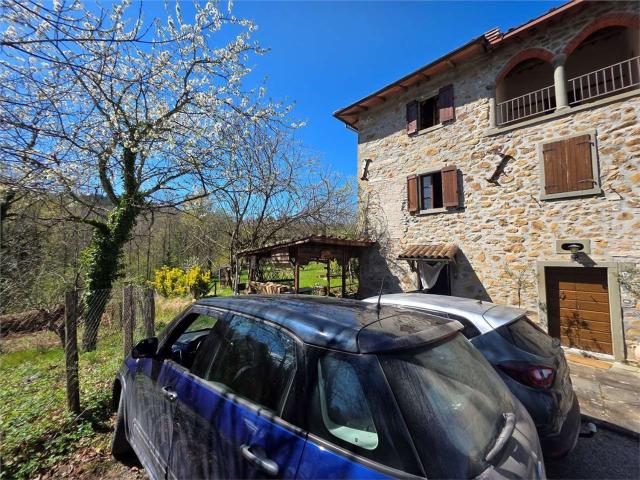 Rustico in vendita a Unione Comuni Garfagnana, Villa Collemandina