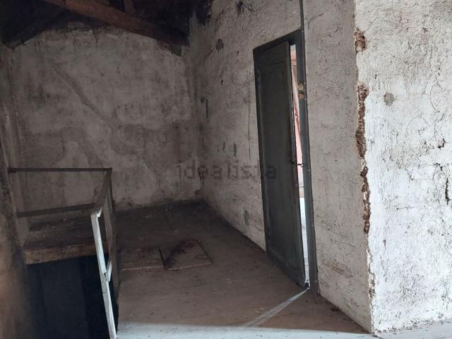 Rustico in vendita a Caprino Veronese, Veneto