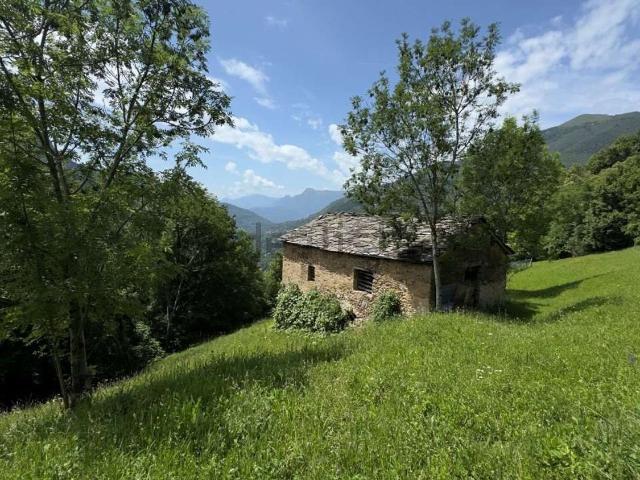 Rustico in vendita a Crandola Valsassina, Lombardia