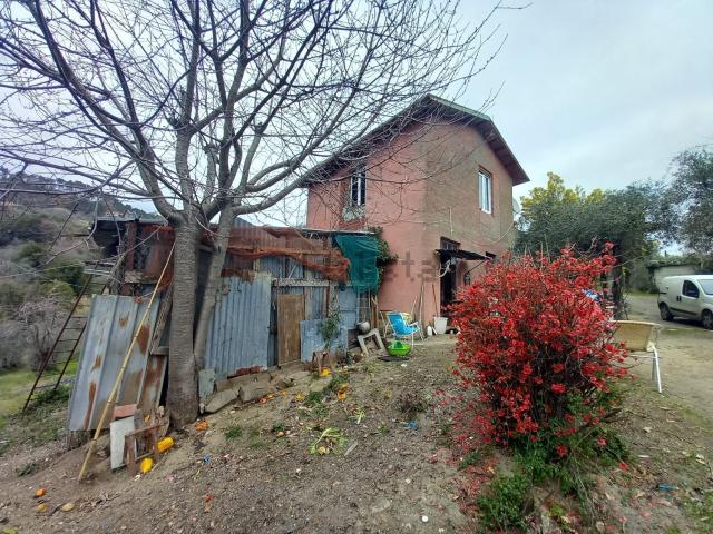 Rustico in vendita a Sarzana, Liguria