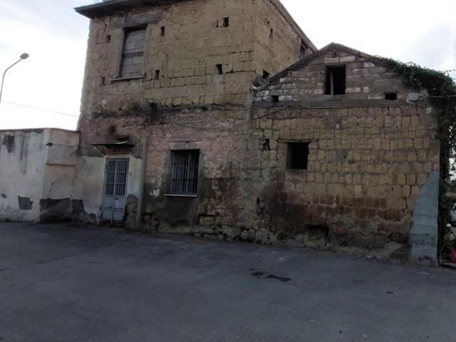 Rustico in vendita a Pollena Trocchia, Campania
