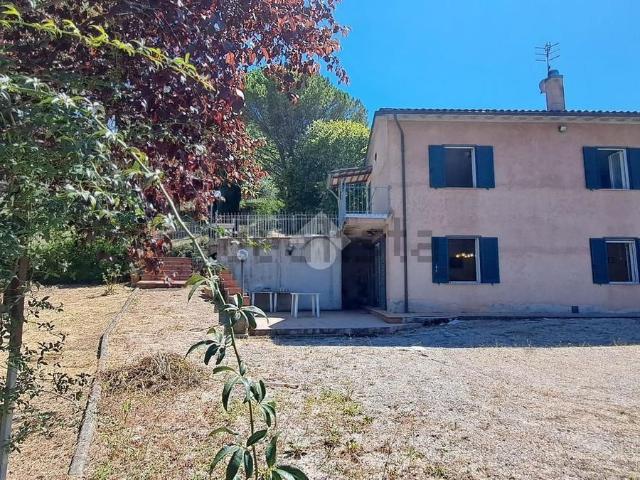 Rustico in vendita a Bevagna, Umbria