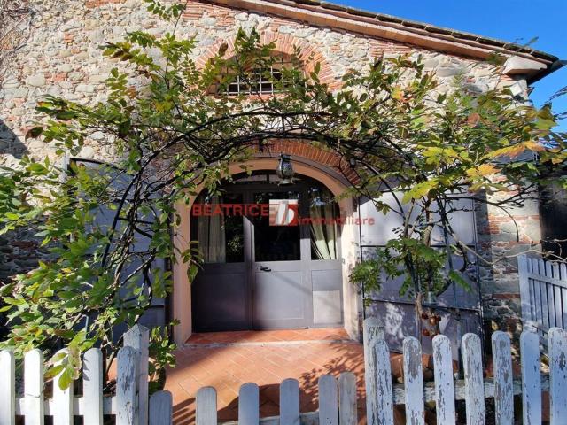 Rustico in vendita a Grotta Parlanti, Montevettolini