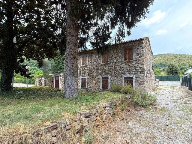Rustico in vendita a Galzignano Terme, Veneto