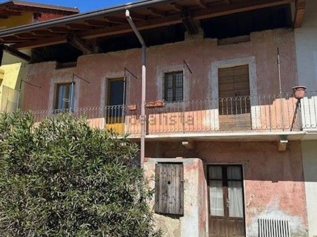 Rustico in vendita a Santa Cristina, Piemonte