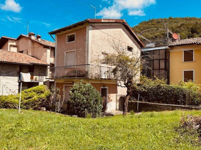 Rustico in vendita a Nembro, Lombardia