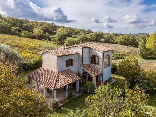 Rustico in vendita a Unione di Comuni Montani Colline del Fiora, Manciano