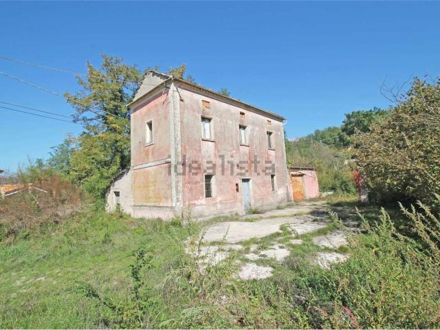 Rustico in vendita a Gallinaro, Lazio
