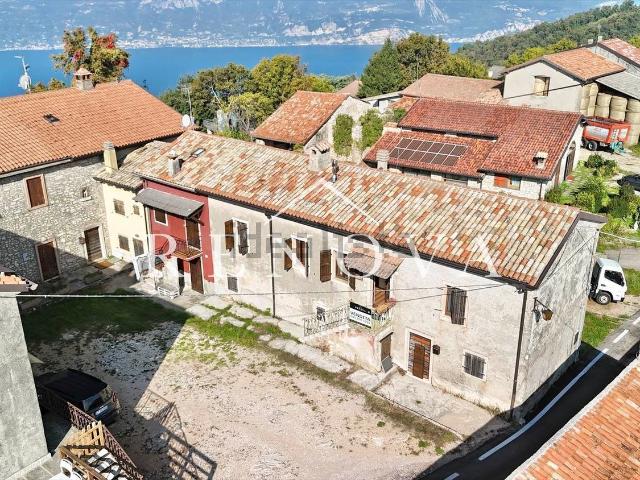 Rustico in vendita a San Zeno Di Montagna, Veneto