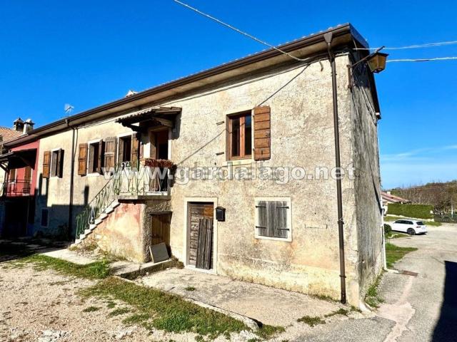 Rustico in vendita a San Zeno Di Montagna, Veneto