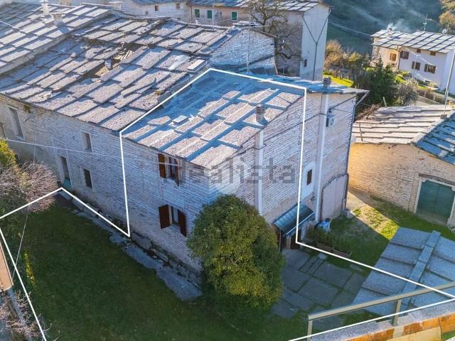 Rustico in vendita a Sant'anna D'alfaedo, Veneto
