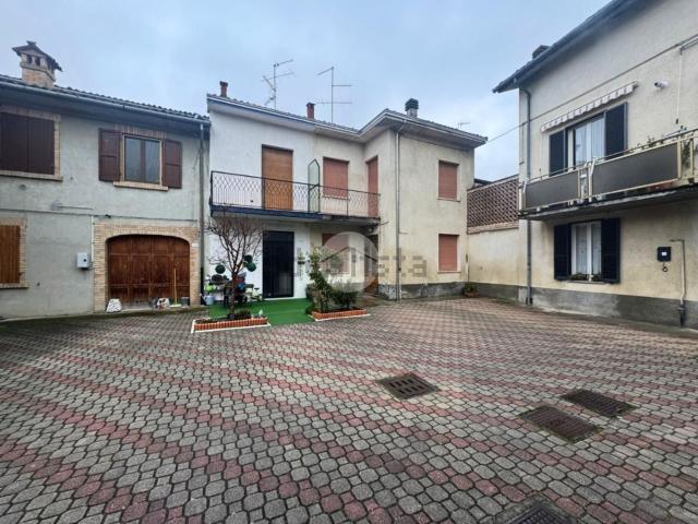 Rustico in vendita a Piazza, Montechiarugolo