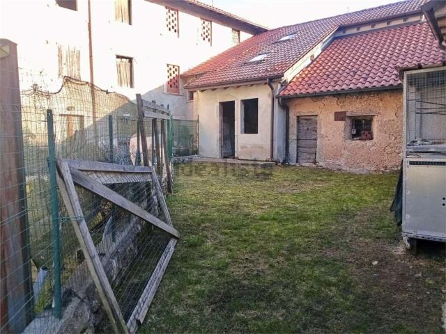Rustico in vendita a Sant'omobono Imagna, Lombardia