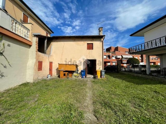 Rustico in vendita a Povegliano, Veneto