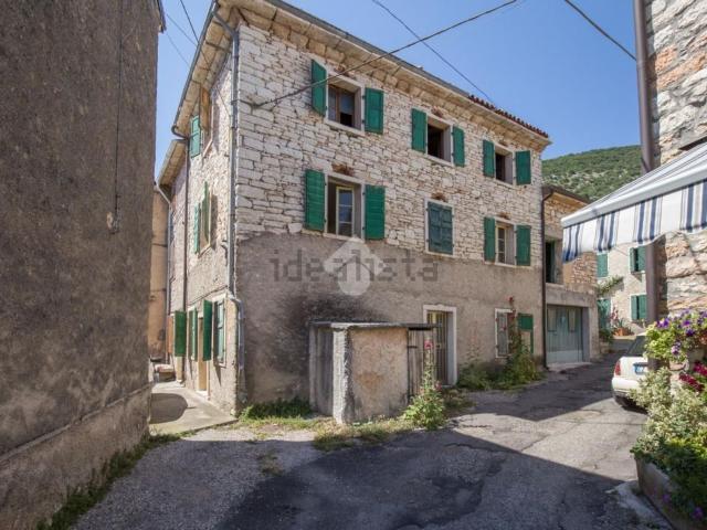 Rustico in vendita a Monte, Sant'ambrogio Di