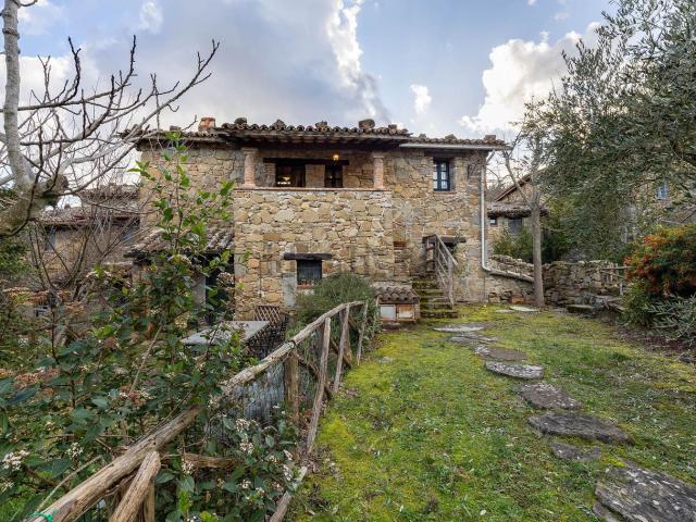 Rustico in vendita a Piegaro, Umbria