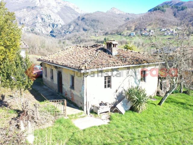 Rustico in vendita a Unione Comuni Garfagnana, Villa Collemandina