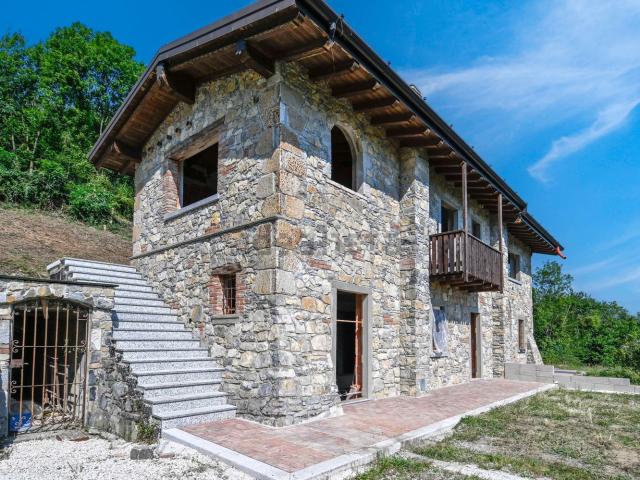 Rustico in vendita a Albino, Lombardia