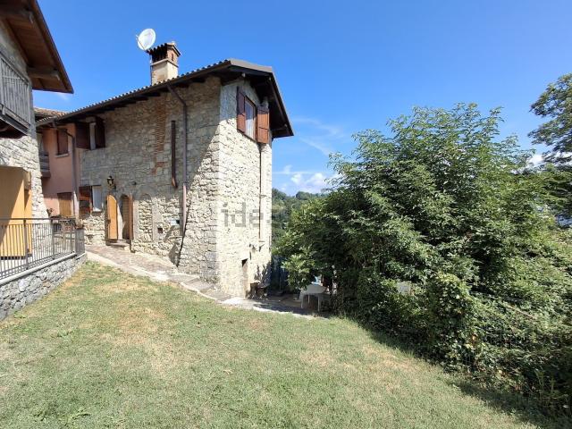 Rustico in vendita a Roncola, Lombardia