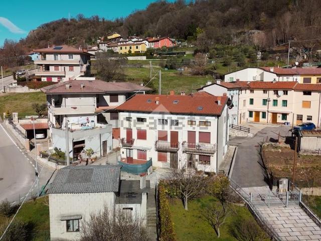 Rustico in vendita a Chiampo, Veneto