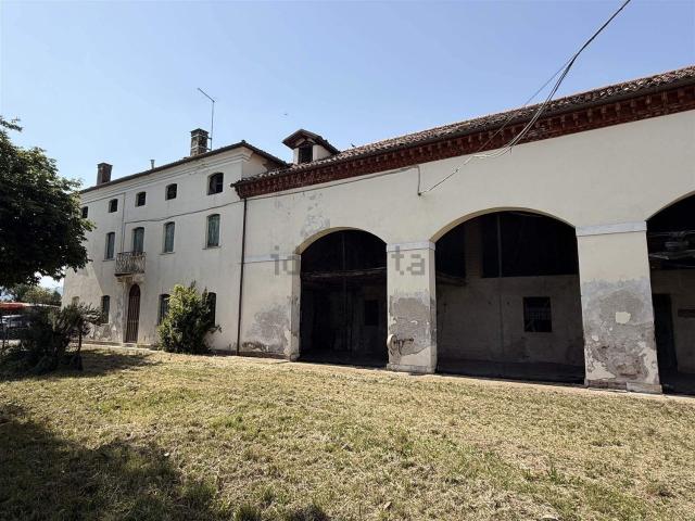 Rustico in vendita a Caldogno, Veneto
