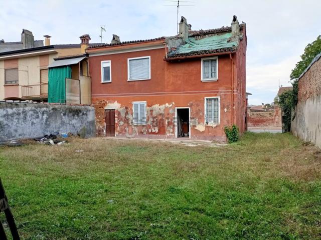 Rustico in vendita a Pieve Porto Morone, Lombardia
