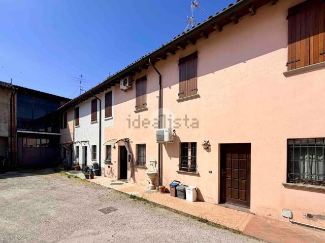 Rustico in vendita a Poncarale, Lombardia
