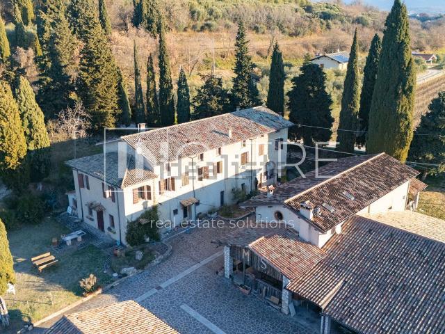 Rustico in vendita a Bardolino, Veneto