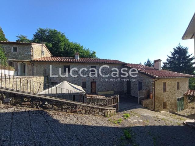 Rustico in vendita a Camaiore, Toscana