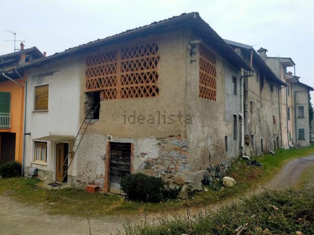 Rustico in vendita a Gattico-Veruno, Piemonte