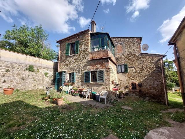 Rustico in vendita a Palazzo Del Pero, Toscana