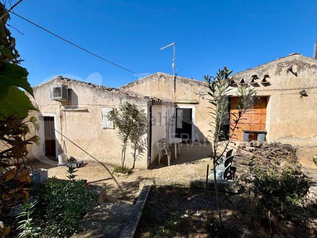 Rustico in vendita a Sperlinga, Chiaramonte Gulfi
