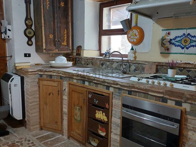 Rustico in vendita a Spoleto, Umbria