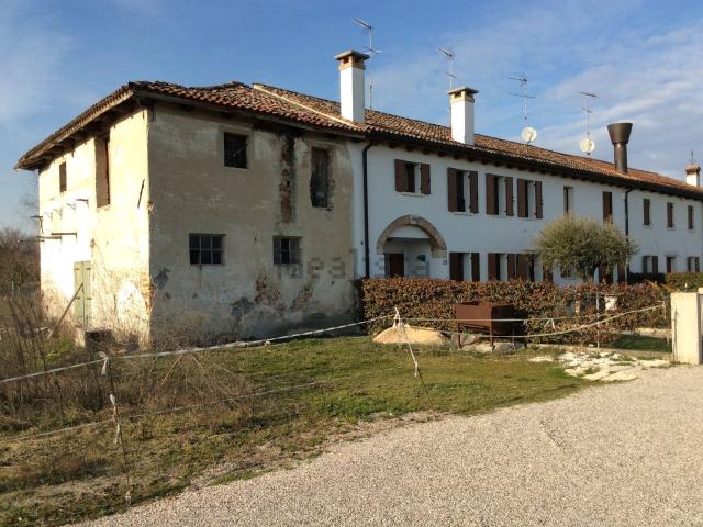 Rustico in vendita a Carbonera, Veneto