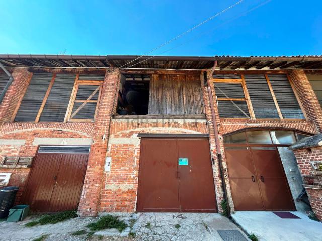 Rustico in vendita a Cantù, Lombardia
