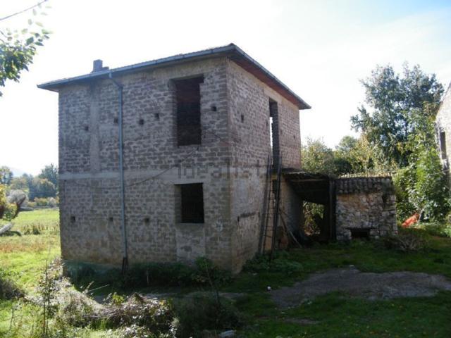 Rustico in vendita a Trivigliano, Lazio