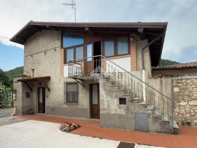 Rustico in vendita a Gussago, Lombardia