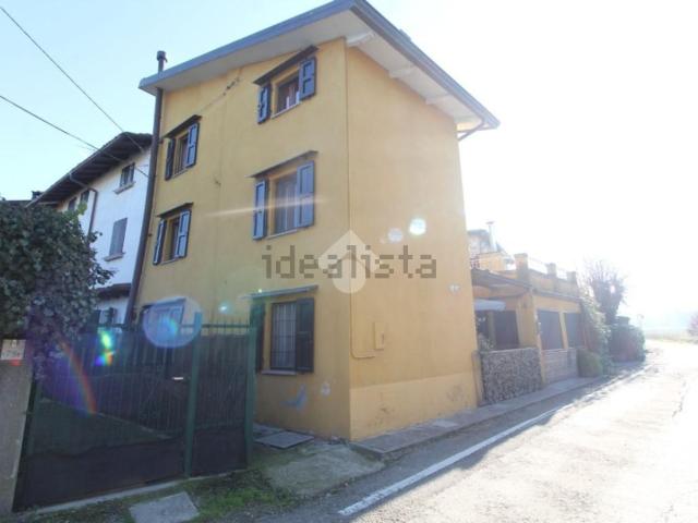 Rustico in vendita a Traversetolo, Reggio Emilia
