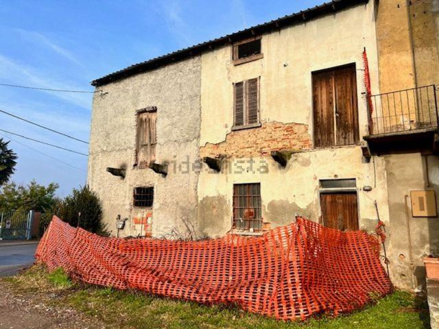 Rustico in vendita a Figino Serenza, Lombardia