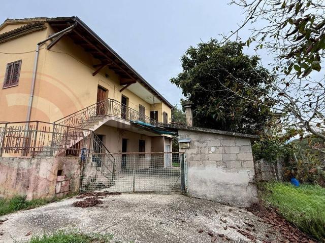 Rustico in vendita a Boville Ernica, Lazio