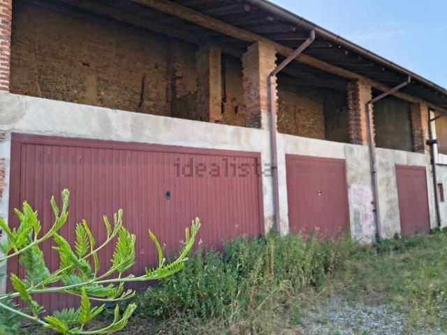 Rustico in vendita a Magnago, Lombardia