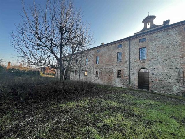 Rustico in vendita a Piacenza, Reggio Emilia