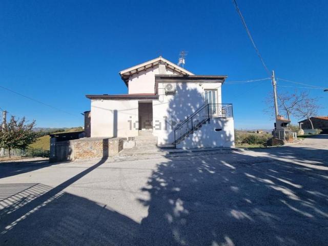 Rustico in vendita a Atri, Abruzzo