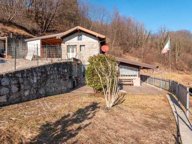 Rustico in vendita a Comunità Montana della Valle Brembana, Serina