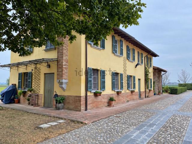 Rustico in vendita a Gaione, Parma