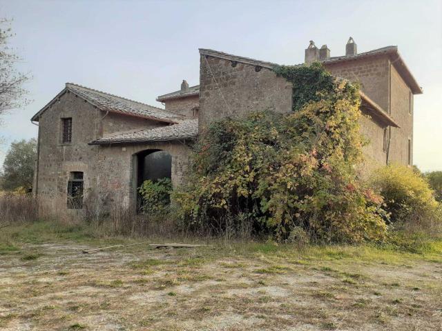 Rustico in vendita a Capranica, Lazio
