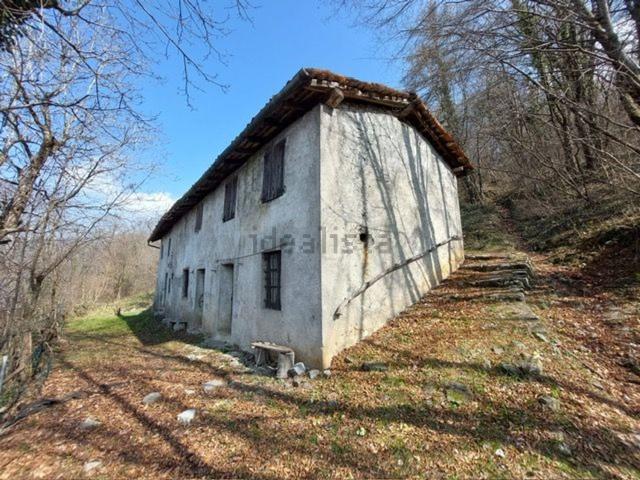 Rustico in vendita a Peia, Lombardia