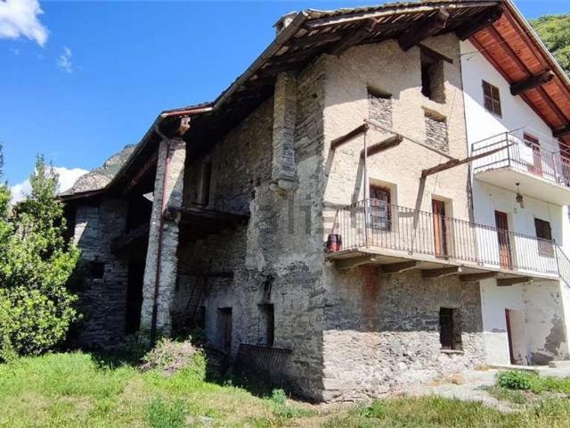 Rustico in vendita a Arnad, Aosta