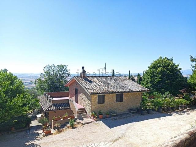 Rustico in vendita a Pitino, Marche