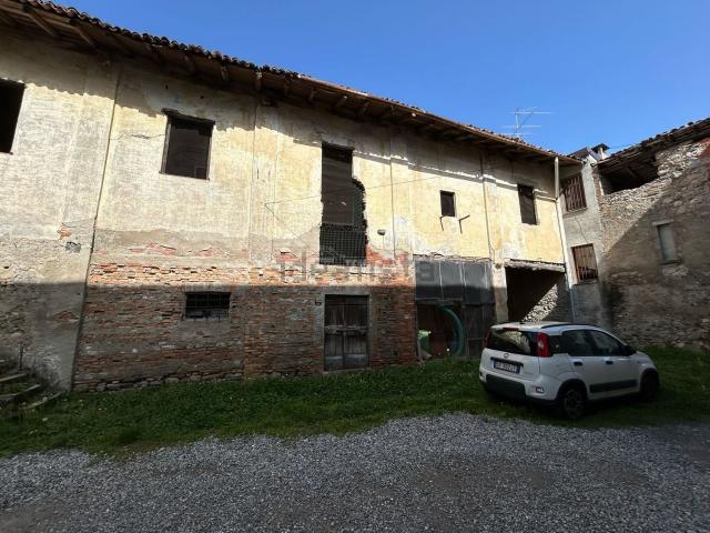 Rustico in vendita a Camnago Faloppio, Lombardia